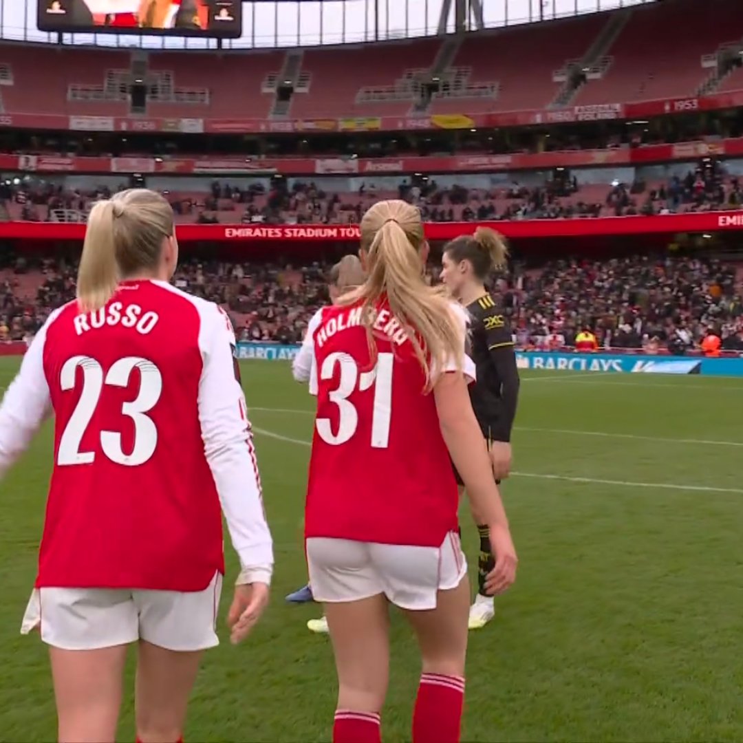BrightsideM's tweet image. Holmberg [RB] vs Russo [CF]
HOLMBERG ... WINS.
#Arsenal #WSL #UWCL #BrightsideGirls