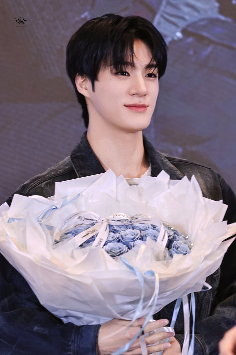 260130 KMS

💐💐

#JENO #제노  #ジェノ #NCTDREAM #NCT