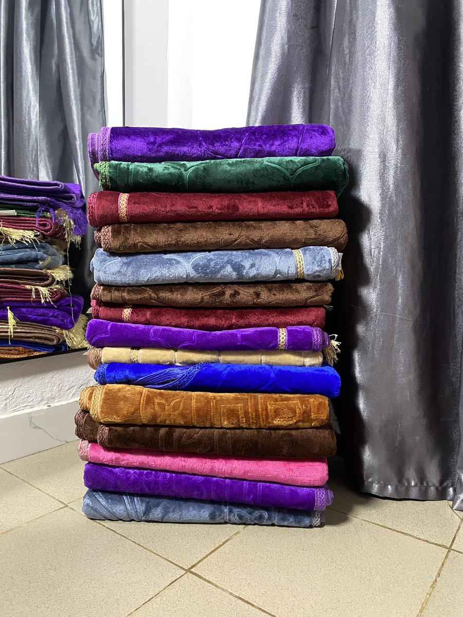 zeemade_it's tweet image. Please I take God beg you, help me Retweet.🙏

Prayermat gift set
🏷️ 13,000

Premium padded prayermat 
🏷️12,000

Padded prayermat.
🏷️10,000

To order send us a Dm here or WhatsApp 

wa.me/2349093607161
