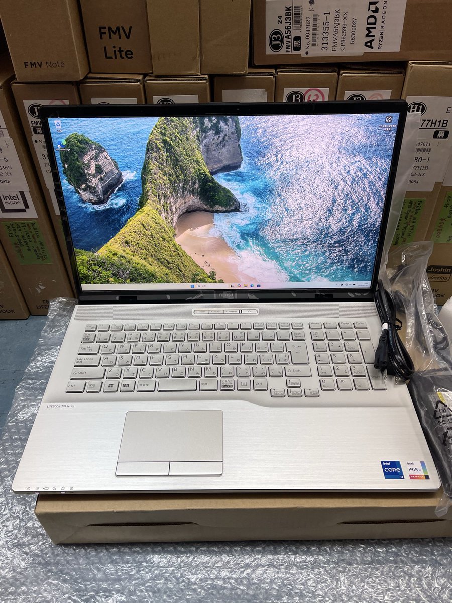 Fujitsu NH90/H1 (FMVN90H1GN) i7-12700H FHD液晶 メモリ 32GB SSD
