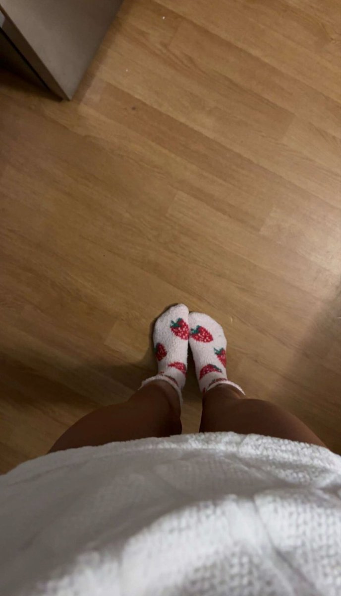 deesseLisaa1's tweet photo. bonjour mes p’tites putes 

moneymiss paypig moneyslave findom moneyslaves soumi soumis domina feet maîtresse atm wallet https://t.co/RR2eAdjsbr