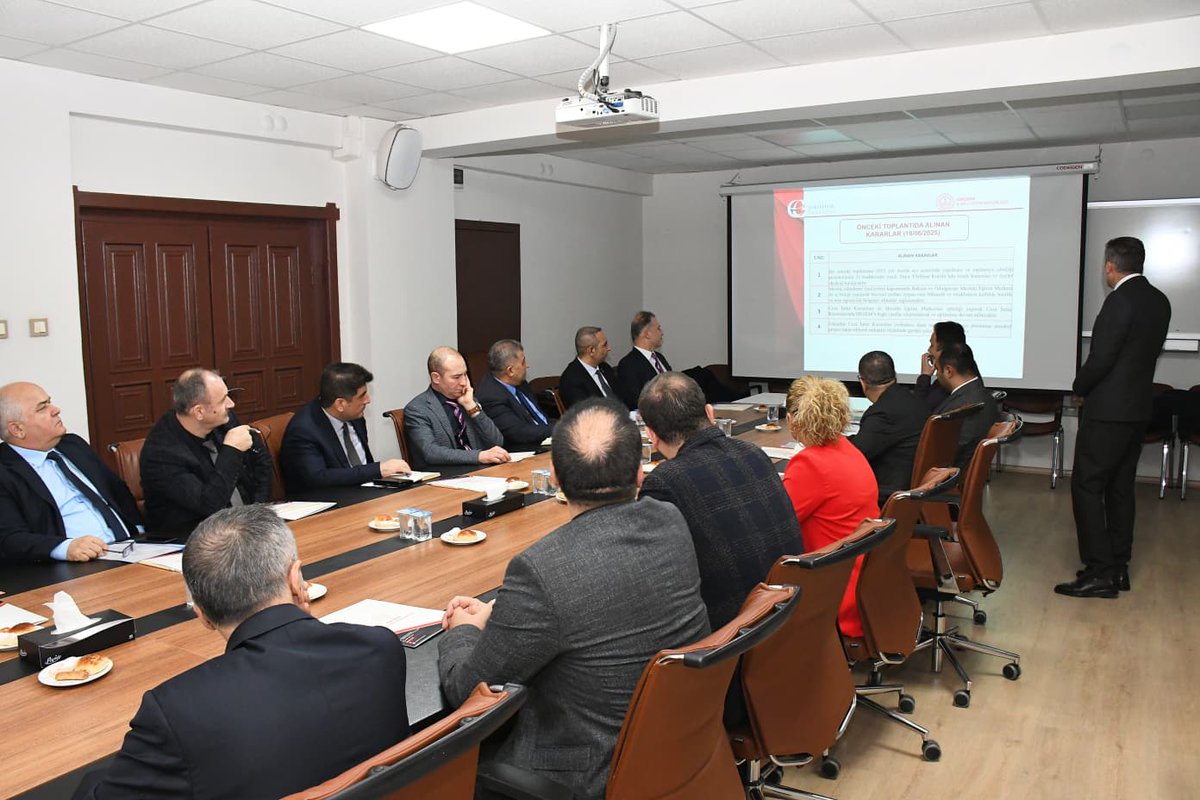 Adalet Bakanlığı ile Milli Eğitim Bakanlığı arasındaki Eğitim ve Öğretim İşbirliği Protokolü taşra yürütme kurulu toplantısı Cumhuriyet Başsavcı Vekili Sn. Murat Özgen başkanlığında gerçekleşti.
eskisehirdsm.adalet.gov.tr