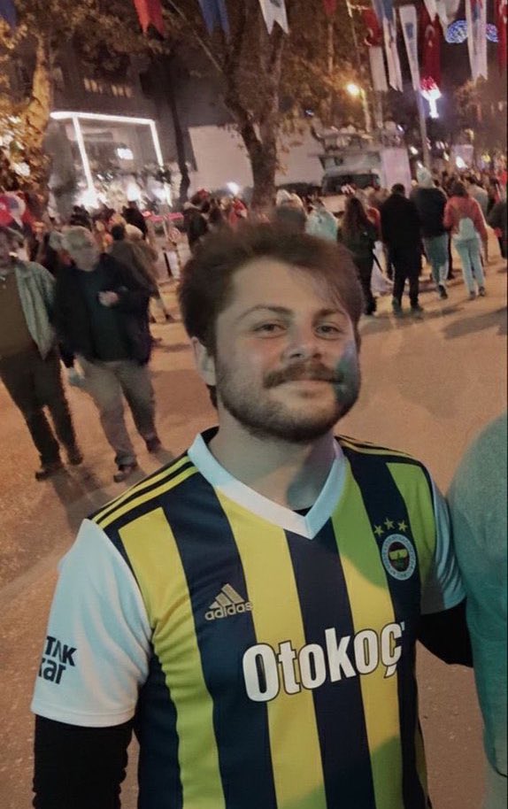 solcugazete60's tweet image. 5 gündür kayıp olarak aranan 25 yaşındaki üniversite öğrencisi Deniz İbişler'in, Beşiktaş Sahili'nden denize atladığı ortaya çıktı...