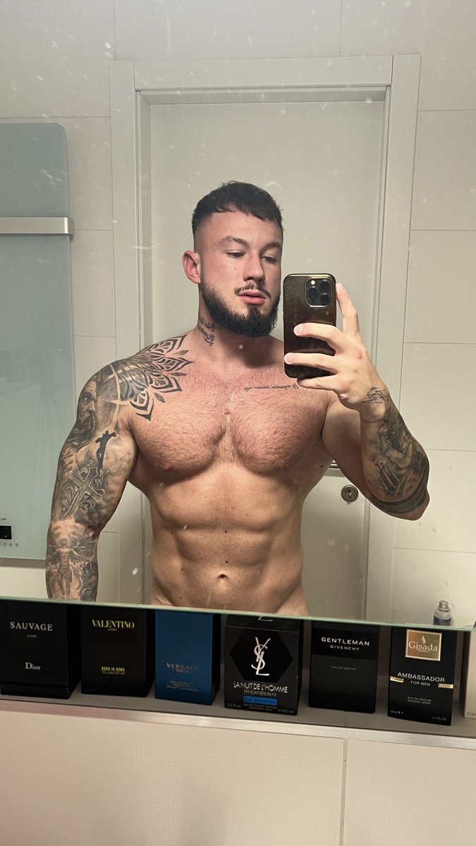 Your Ryan 🔥 tweet media