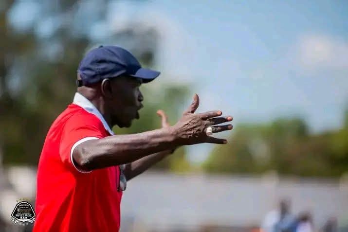 AndresTshiani's tweet photo. Lamine Ndiaye n’est plus entraîneur du club lushois Tp Mazembe depuis ce jeudi. https://t.co/BT9K2CaOG8