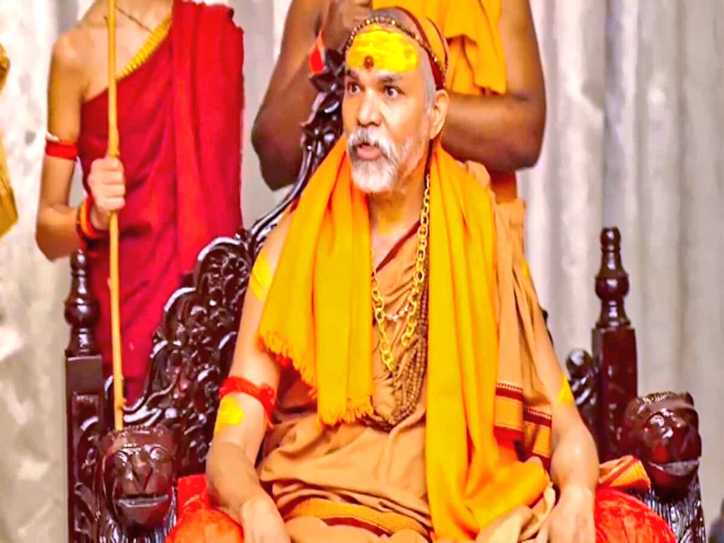 NewsAlgebraIND's tweet photo. Avimukteshwar says he will declare Uttar Pradesh CM Yogi Adityanath a non Hindu if he fails to present proof on the matter. https://t.co/CBCl7uQ2El