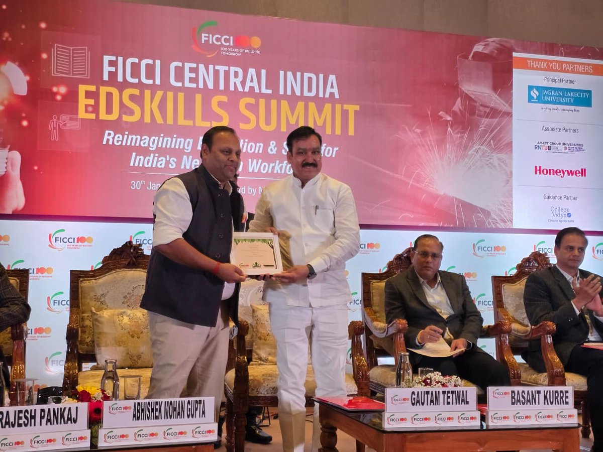 Dr Gautam Tetwal tweet media