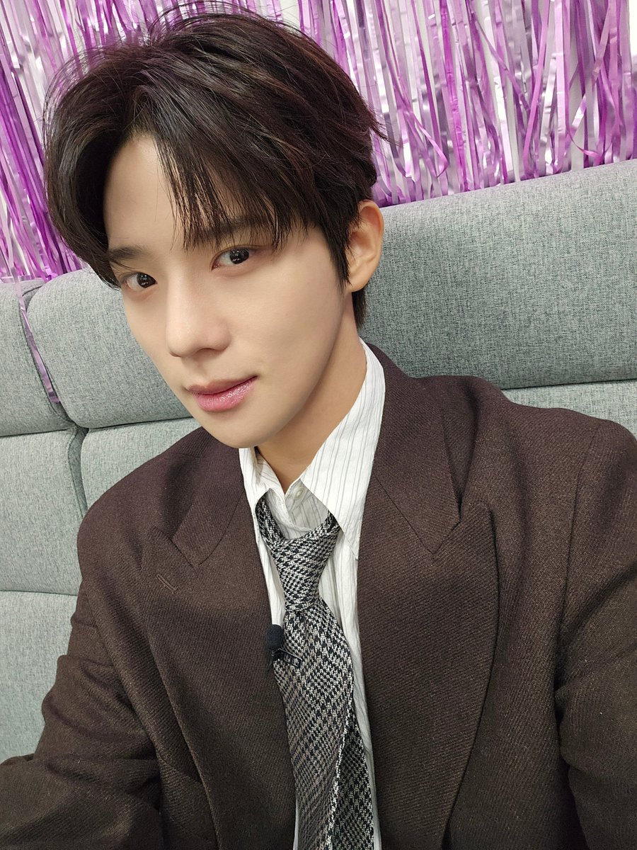 awesome_ent_'s tweet photo. #투데이어썸

마지막까지
상민 은행장과 함께해 주실 거죠? 😉

#문상민 #MOONSANGMIN
#뮤직뱅크 #MusicBank https://t.co/pLoVRLAXF1