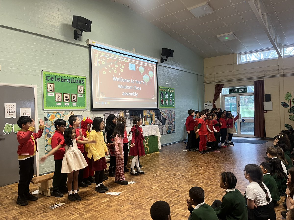 SMSJ_London's tweet photo. 3 Wisdom amazed us with their assembly all about Chinese New Year!🇨🇳 https://t.co/SHwKIJa9KC