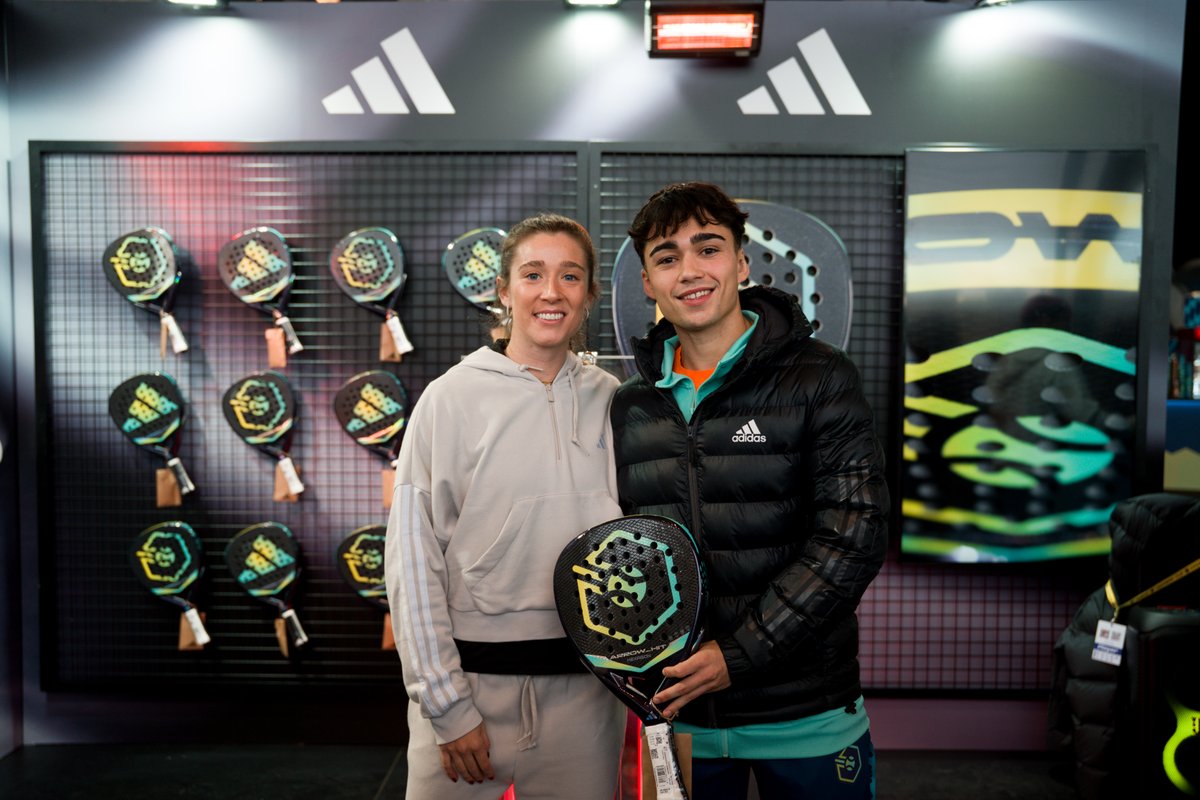 PlanetaPadel's tweet photo. 🚀 Adidas renueva como pala oficial de la GENERALI Hexagon Cup 2026: https://t.co/mT6FEInhf6 // #allforpadel #adidaspadel #hexagoncup2026 #padelprofesinal #cajamagica #madridpadel #adidas2026 https://t.co/JaPLamoK9o