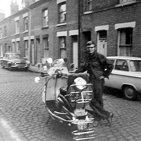 No es 1964, pero por la gloria de Prince La La ¡ES VIERNES!

¡BUENOS DÍAS! FC x