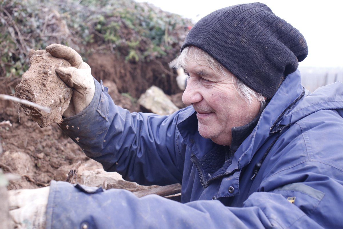 domaineburn's tweet photo. Restoration of dry stone walls on the Clos Saint-Imer vineyard, at the top of the Goldert Grand Cru, in Gueberschwihr, Alsace

#domaineburn #heritage #clossaintimer #goldert #goldertgrandcru #gueberschwihr #drystonewall https://t.co/WEdO8WiHtr