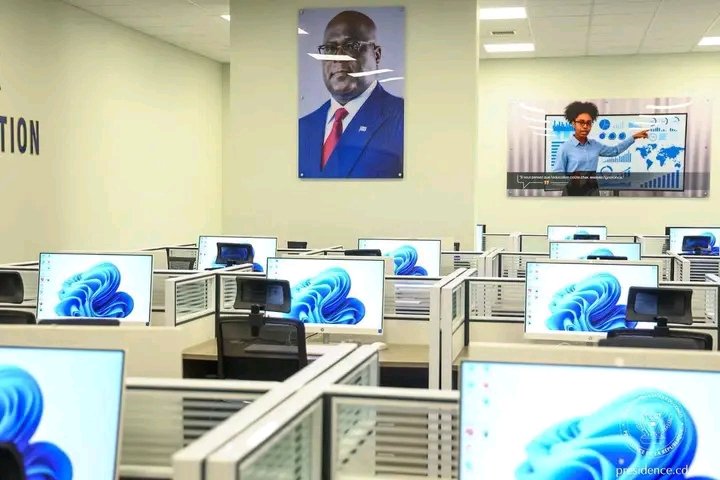 AndresTshiani's tweet photo. Les nouveaux bâtiments de l’Université de Kananga https://t.co/XXXZbswcpM