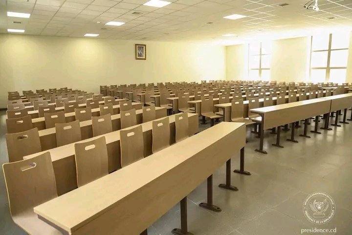 AndresTshiani's tweet photo. Les nouveaux bâtiments de l’Université de Kananga https://t.co/XXXZbswcpM