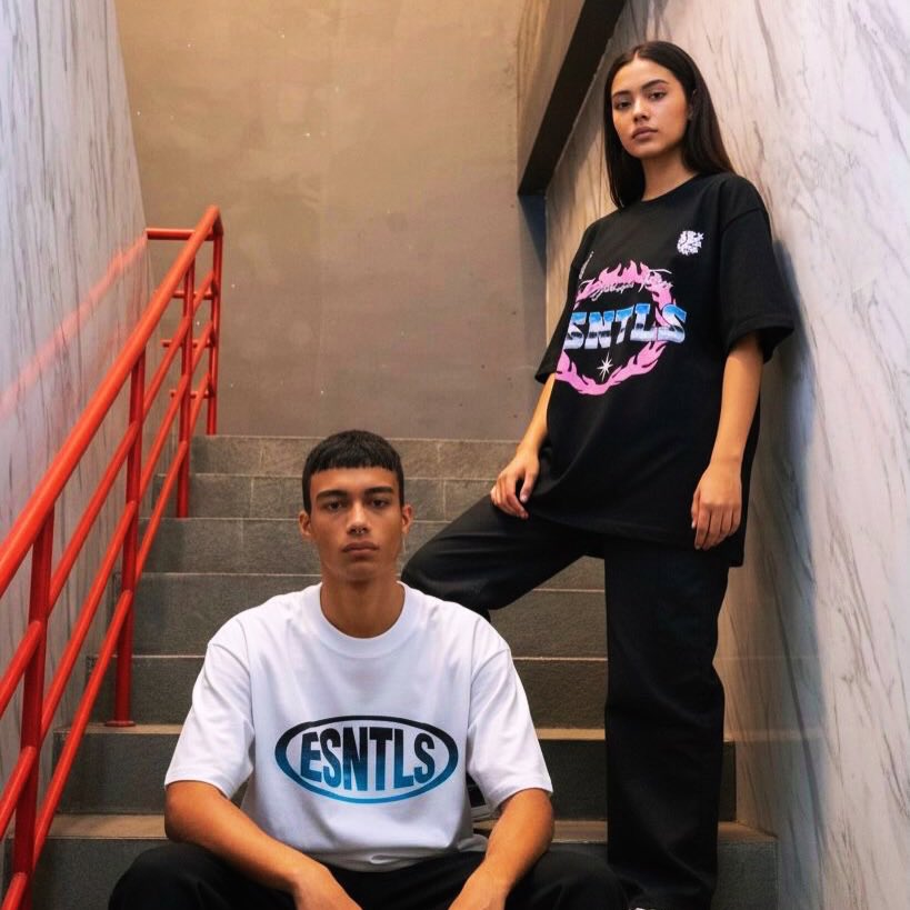 chmbrs's tweet photo. Terbaru dari ESNTLS di #chambersshop :) temukan lebih banyak koleksi lainnya di store.

Mari berkunjung 🚀 https://t.co/jHKFmwfBJM