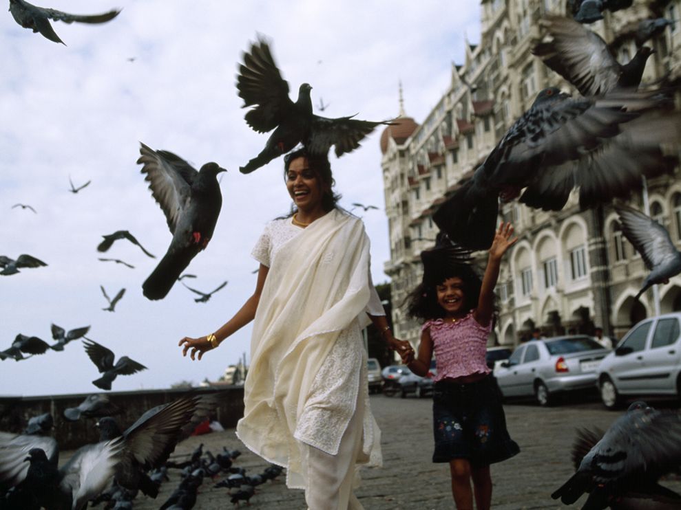 Mother and Daughter in Mumbai. India, 2009 | William Albert Allard