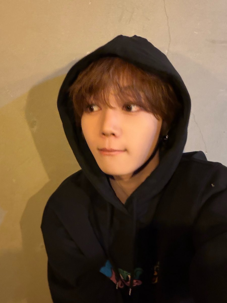 YOUNITE_twt's tweet photo. 띠용 😳

#은호 #EUNHO https://t.co/tiOrhBIUcY