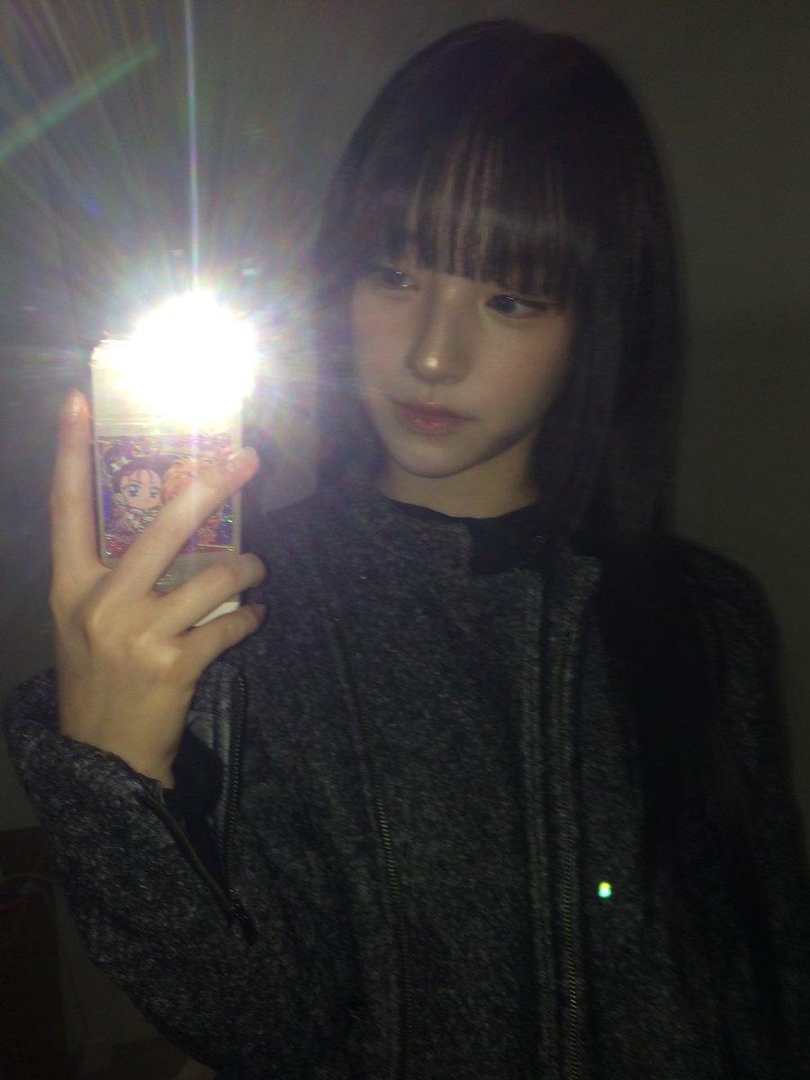 UNIS_offcl tweet picture