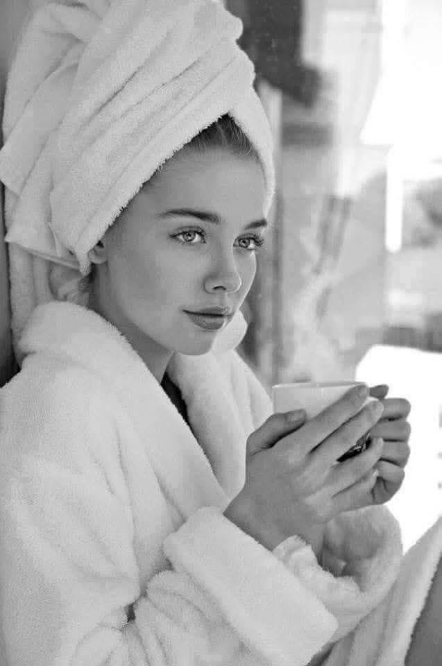 Cada amanecer anuncia un nuevo día, una nueva oportunidad, una nueva posibilidad para lograr conquistar todo aquello que te mereces.
Buenos días!!!!!!!