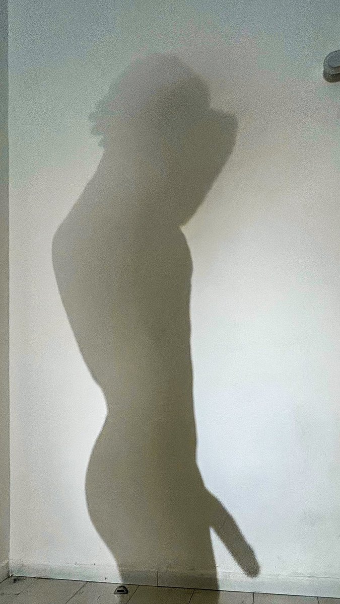 juanguicabal's tweet photo. This body behaves better in the dark 😈
And I behave even better off this app…
 Come see what the shadow is hiding 🔥💦 👀 https://t.co/4vTom4GBoR