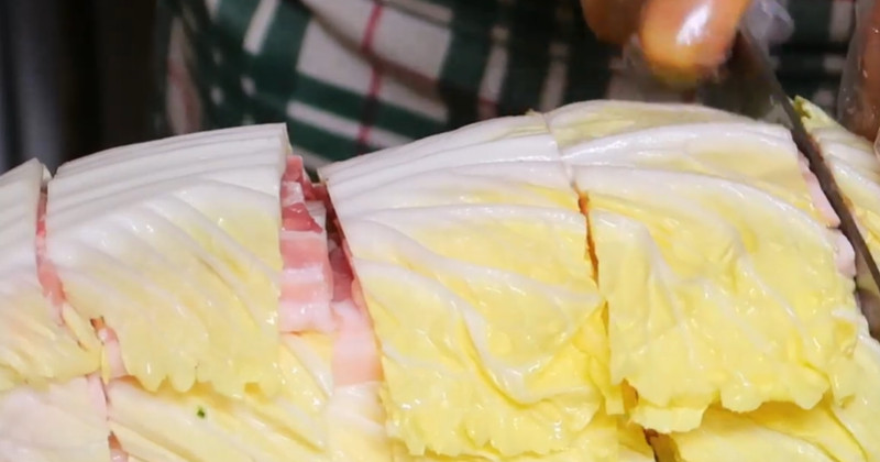 wikitree's tweet image. 겨울에 삼겹살은 '이렇게' 해보세요...냄새, 기름 걱정 싹 사라집니다
wikitree.co.kr/articles/11142…
#겨울 #반찬 #주말 #삼겹살 #돼지고기 #배추