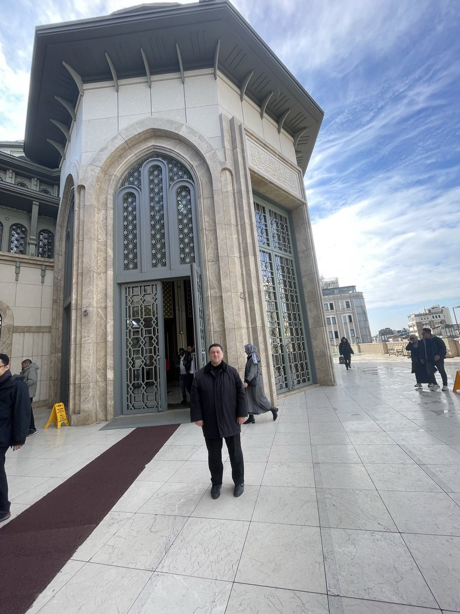 Rasûlullah ﷺ şöyle buyurdu: 

"Sizden herkes, ihtiyaçlarının tamamını Rabbinden istesin, hatta kopan ayakkabı bağına varıncaya kadar istesin." 

Cumanız mübarek olsun