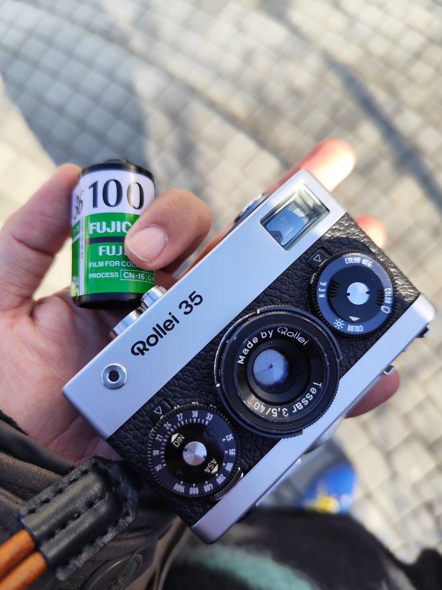 TAKA98841899's tweet image. 多分、究極のカメラ。
わかる人にはわかると思う。

#フィルム 
#ローライ35
#lomography