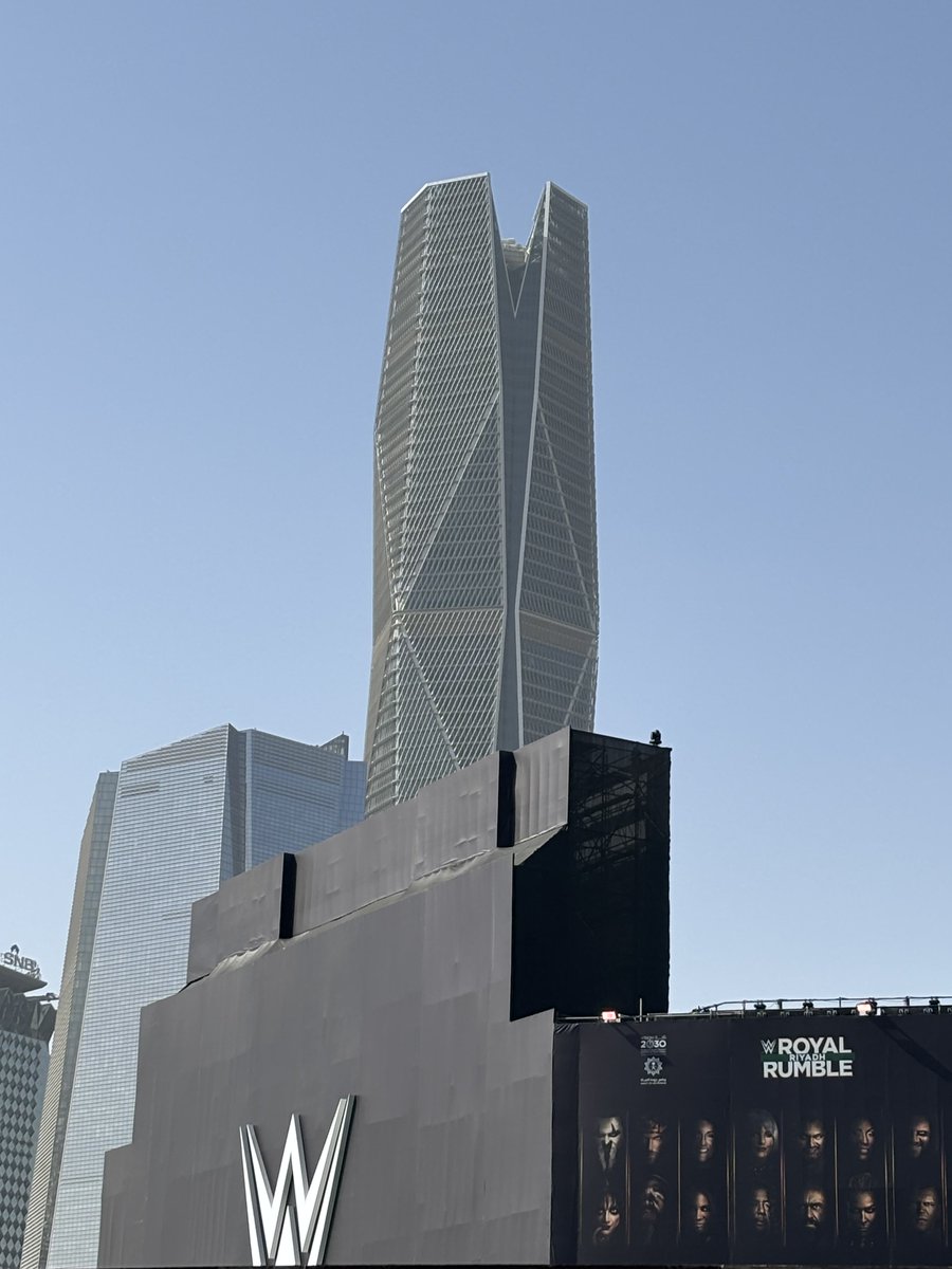 It’s an impressive set up and backdrop #WWE #Smackdown #RoyalRumble