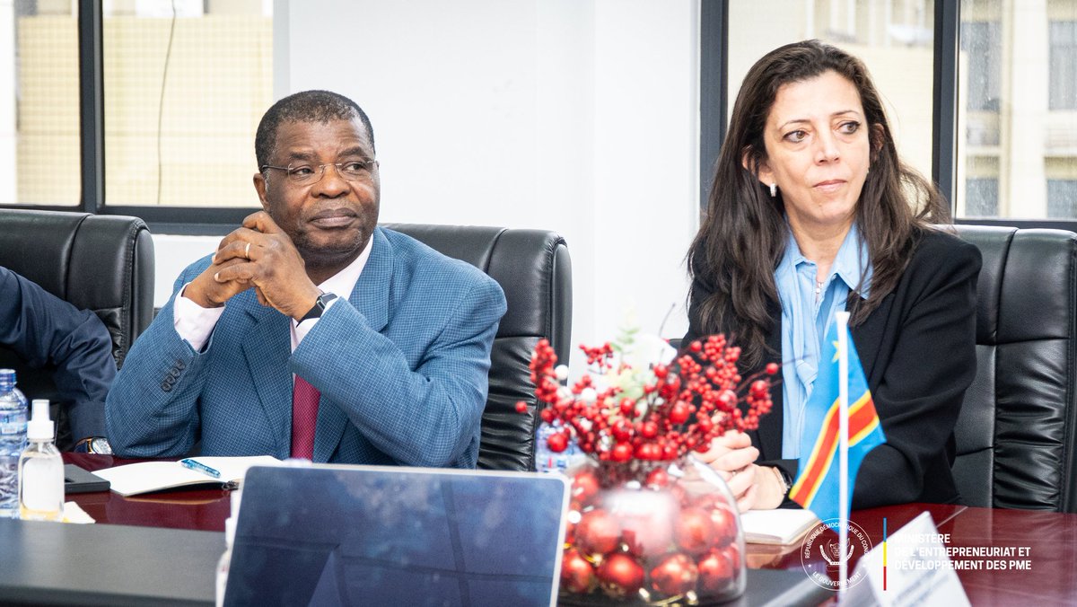 OnurIlunga's tweet photo. Le ministre Justin Kalumba a échangé avec la Banque mondiale sur la préparation du dialogue public-privé prévu en mars à Kinshasa. Objectif : poser un pacte État–secteur privé, améliorer le climat des affaires et soutenir l’industrialisation, notamment via la zes de Maluku. https://t.co/wrmvkGV2kP