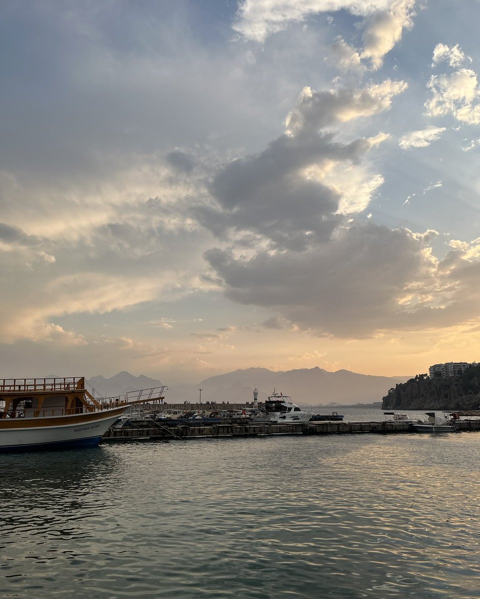 GM Fam! Happy Friday 🫶🏻