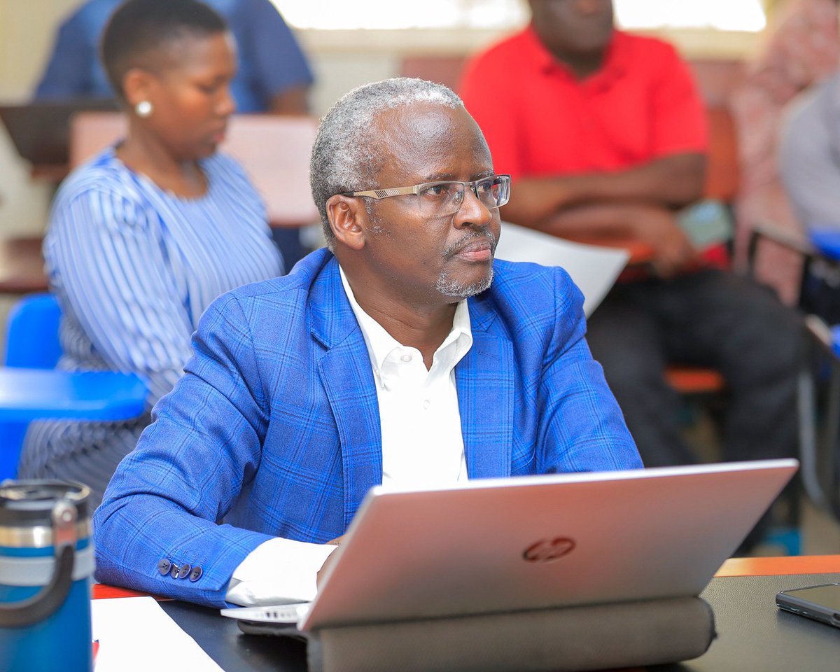 HAPPENING NOW📚🎓 @ Makerere University 
Public PhD Defence of Arinaitwe D. Rugyendo on From Print to Digital: The Evolution of ePapers in the Ugandan Press.
Well attended by professors, lecturers, scholars, and graced by Makerere Vice Chancellor, <a href="/ProfNawangwe/">Barnabas Nawangwe</a> 
📷 <a href="/MollanJoyce/">Mollan Joyce</a>