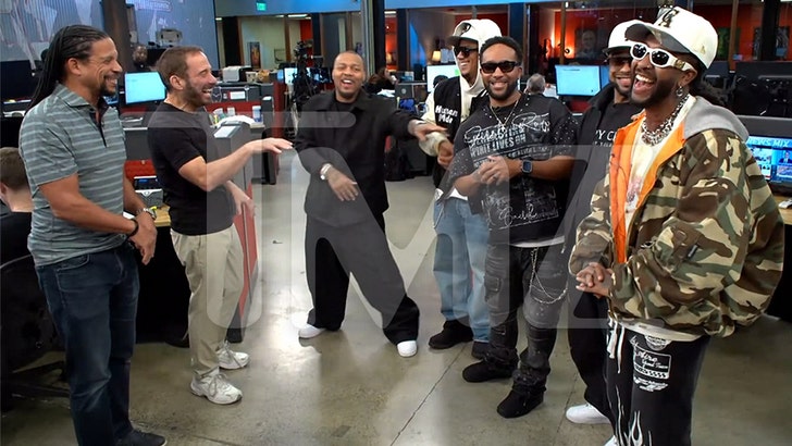 BlaccNation_101's tweet image. HOLD UP, WAIT A MINUTE: 🎤 Bow Wow and B2K Crash Live Stream &amp;amp; Try to Take Harvey to a Strip Club!!! Can't make this up

#BowWow #B2K #LivestreamFail #StripClubAntics #HipHopCulture