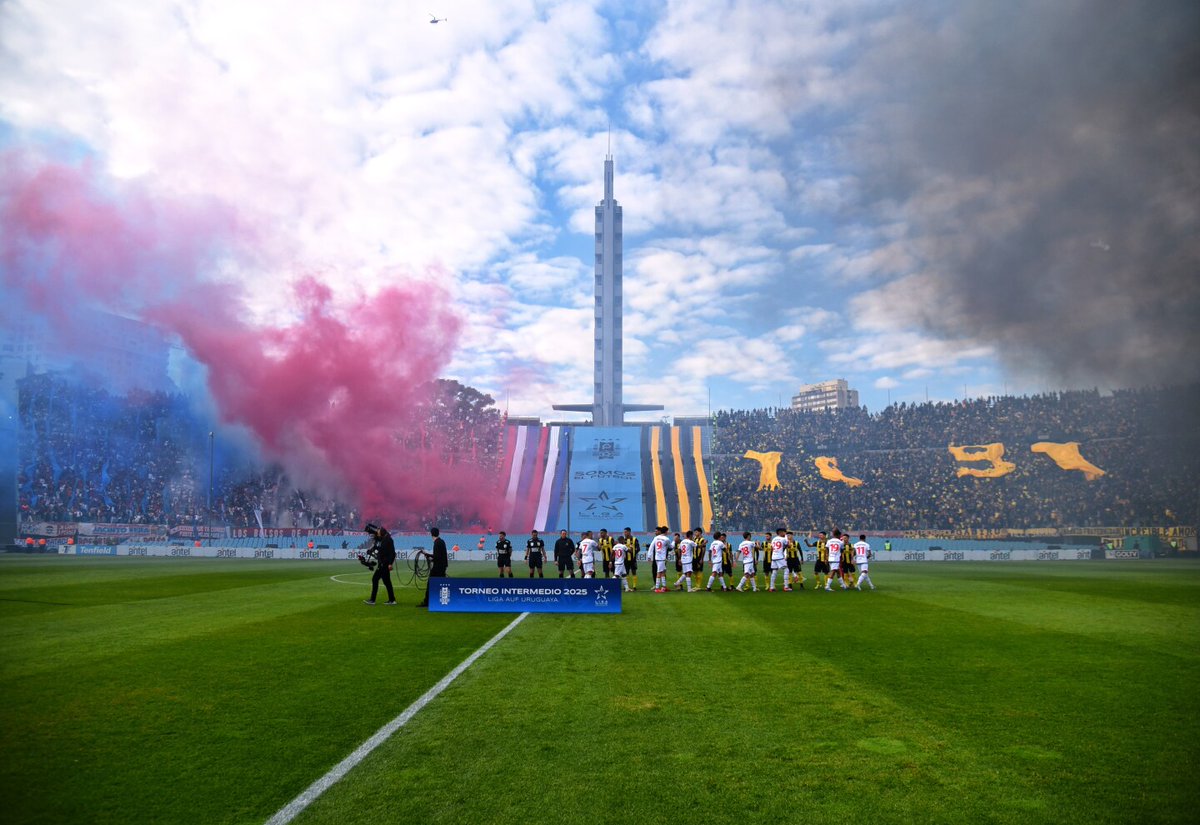 TIRANDO1010's tweet image. 🏆 #Supercopa | Todo dado para que el #Clásico sea con el Centenario repleto. #Nacional ya agotó sus entradas. Quedan localidades para #Peñarol en la Olímpica y la América

▶️ youtube.com/live/_x7apWX03…