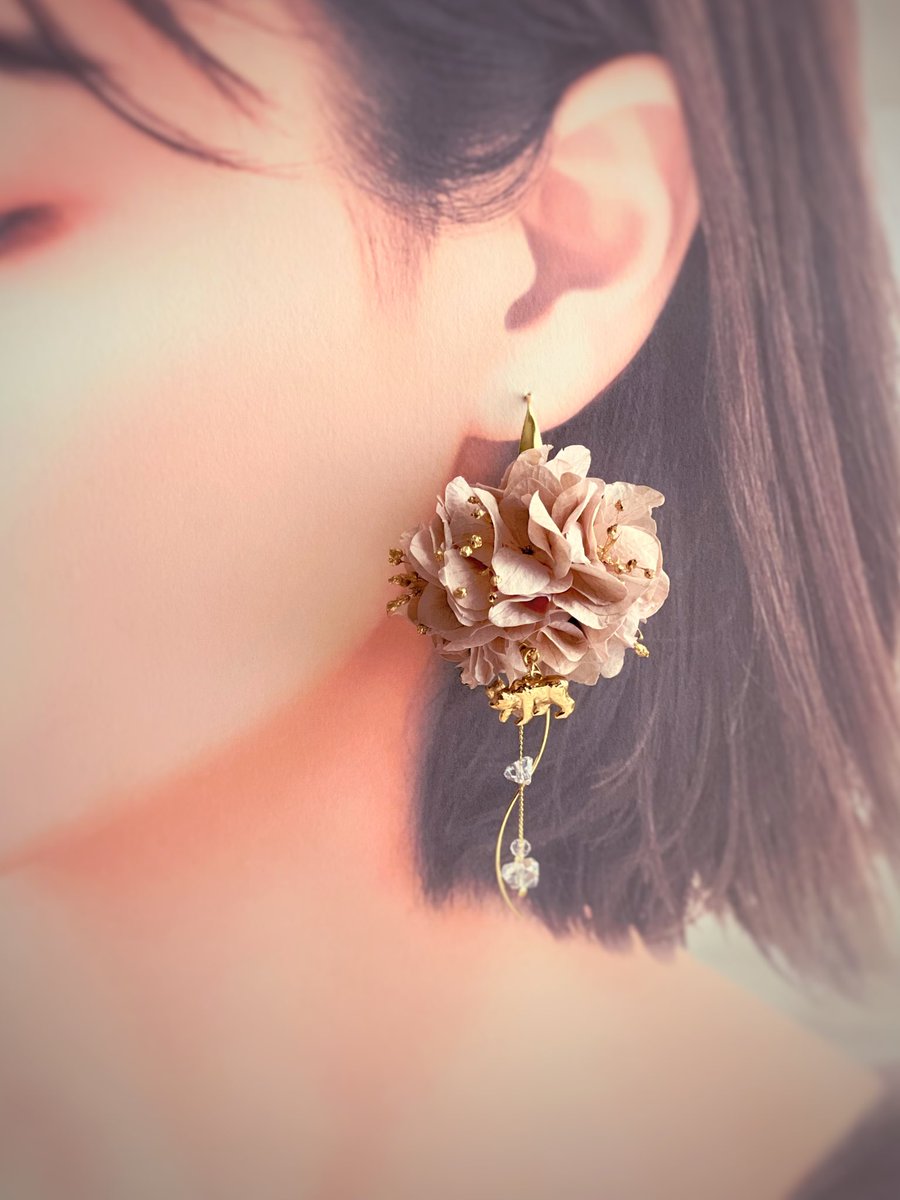 2026🌷Spring Collection】 紫陽花ボールブーケピアス 『Pure Hazel