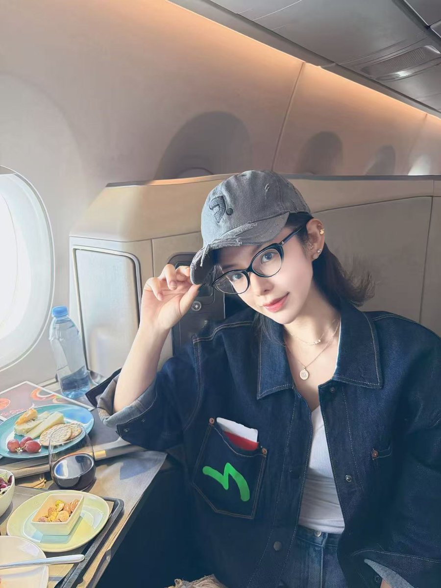 有过那种感觉吗？每天发帖、互动、研究算法，却始终看不到流量的突破。
为什么那些KOL轻松几万阅读，而我努力了这么久，还是寥寥几百？

说实话，前两个月我一度真的想放弃运营X了……
每天花大量时间发帖、回复、研究算法、互关、蹭热点，结果流量一直起不来。