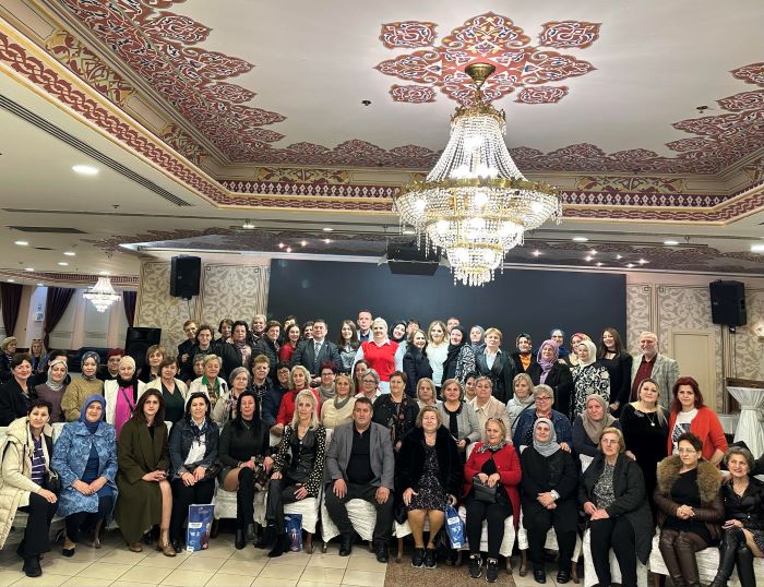 “Doğru sözlü, doğru özlü erkek ve kadınlara Allah, bağışlanma ve büyük ecir hazırlamıştır.”

(Ahzâb Sûresi, 35)
Cumanız mübarek olsun