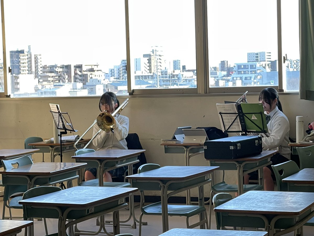 今日は学力試験でした。
インフルエンザの影響で活動できるメンバーが激減😱
自主練となりました！
定期演奏会まであと96日、、、
今年は5月5日、いつものシンフォニーヒルズです！
間に合わせないと😳頑張りましょう！！

受験生の皆さんはラストスパートですね。頑張ってください👍👍