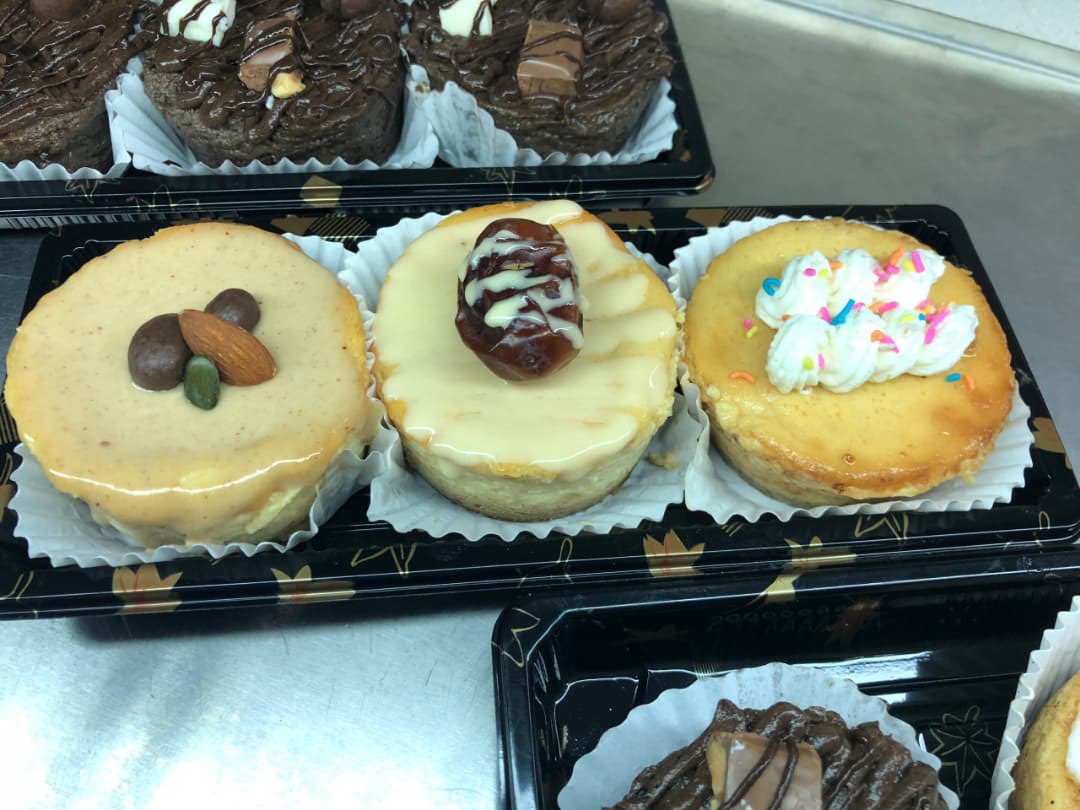 Ms_sensationall's tweet photo. Cheesecakes available today for pick up and delivery during lunch: 

Town - 2k
Ginnery corner - 2k 
Limbe - 6k
At your home - 3k 
(Selected areas) 

🫶🏽please buy and please repost. https://t.co/drHjfGgGJx