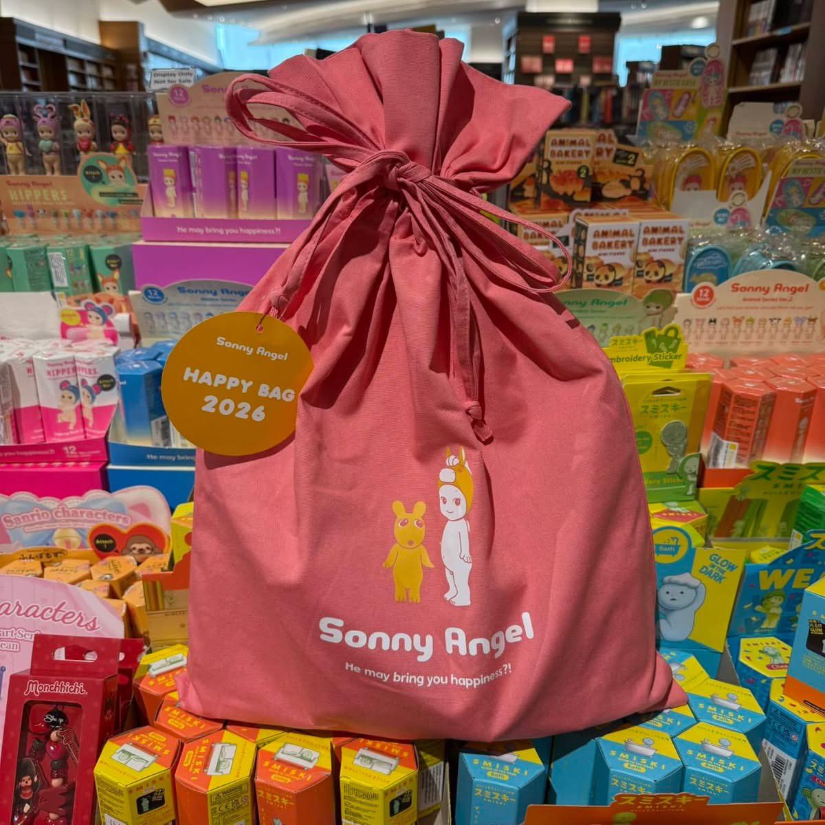 kinowhatsnew's tweet photo. ✨New Arrivals✨น่ารักๆจาก Dreams

🎀Hello Kitty and Friends Hippers
(399.-) 

🪽Sonny Angel Happy Bag 2026 (4,750.-)

*SA Happy Bag 2026 มีจำนวนจำกัด แต่ละสาขาอาจมีสต็อกต่างกันค่ะ

Contact us :
Siam Paragon : 02-610-9500
EmQuartier: 02-003-6507
centralwOrld : 02-056-4700 https://t.co/v4FCKsiCBa