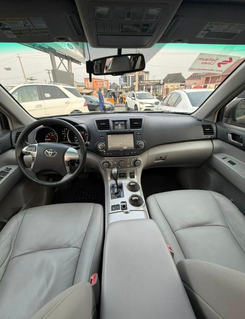 INIAUTOS's tweet photo. Hot
Deal Super Clean
Available for Swap Giveaway Deal
Foreign used Make; Toyota
Model; Highlander
Year; 2012
Price; #20m
Reverse camera
Power boot
Accident Free 100
Auto transmissions
Leather interior https://t.co/cw1ZhpSxn2