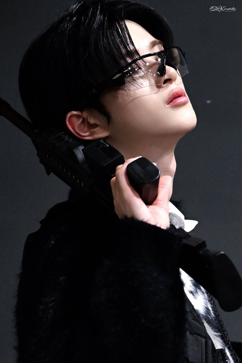 EterSumer_Leo's tweet photo. 251221✨
如果���有心动的迹象
那就在我心上开一枪🔫
#리오는_나의_영원한_여름이
#李傲賢 #소디엑  #리오 
#LEO #XODIAC https://t.co/yJDCBrFaPP