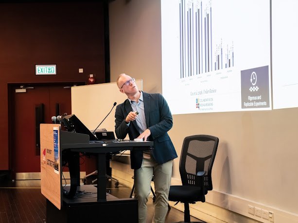 ComCityuhk's tweet image. 🔥 COM CityUHK Distinguished Visiting Professor Lecture: Rigorous and Repeatedly Replicated Communication Science to Challenge Conventional Wisdom🏫

Prof. Niederdeppe highlighted the importance of repeated conceptual replication in communication science.#AcademicLecture #CityUHK