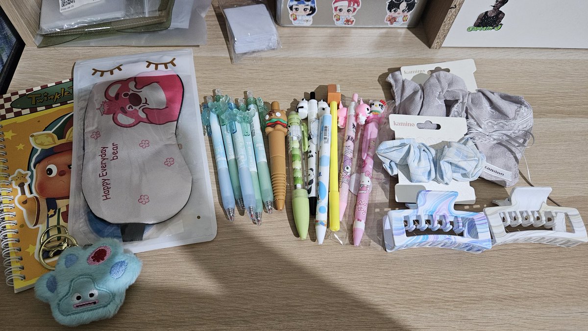 Haloo ku ada sedikit pulpen, kuncir, jedai dan dll. Buat yg mau klaim bisa Like dan langsung co aja + tulis nama twt kalian yaa

Only 7 orang aja 
1 org dpt 3/4 barang yaa
NO REFUND

Semoga sukaa dan berguna yaa 😊 

s.shopee.co.id/9KcCM8ZG0h