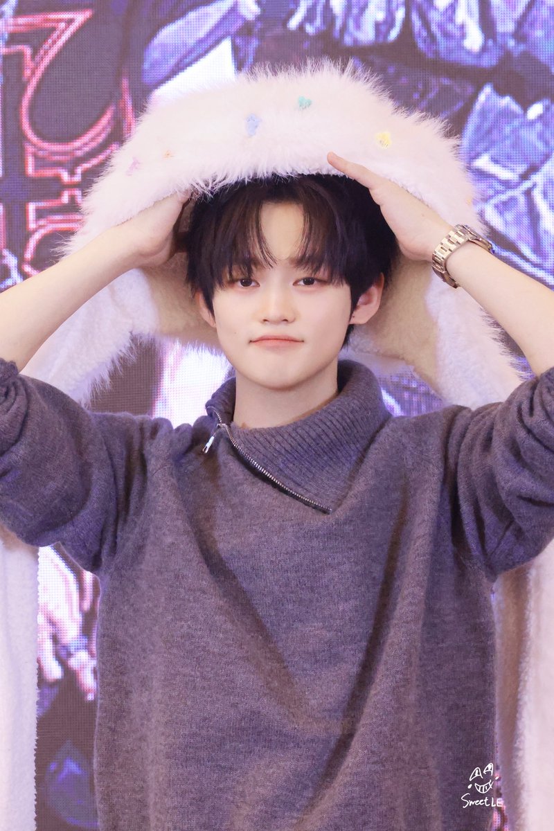 Sweet_Le tweet media