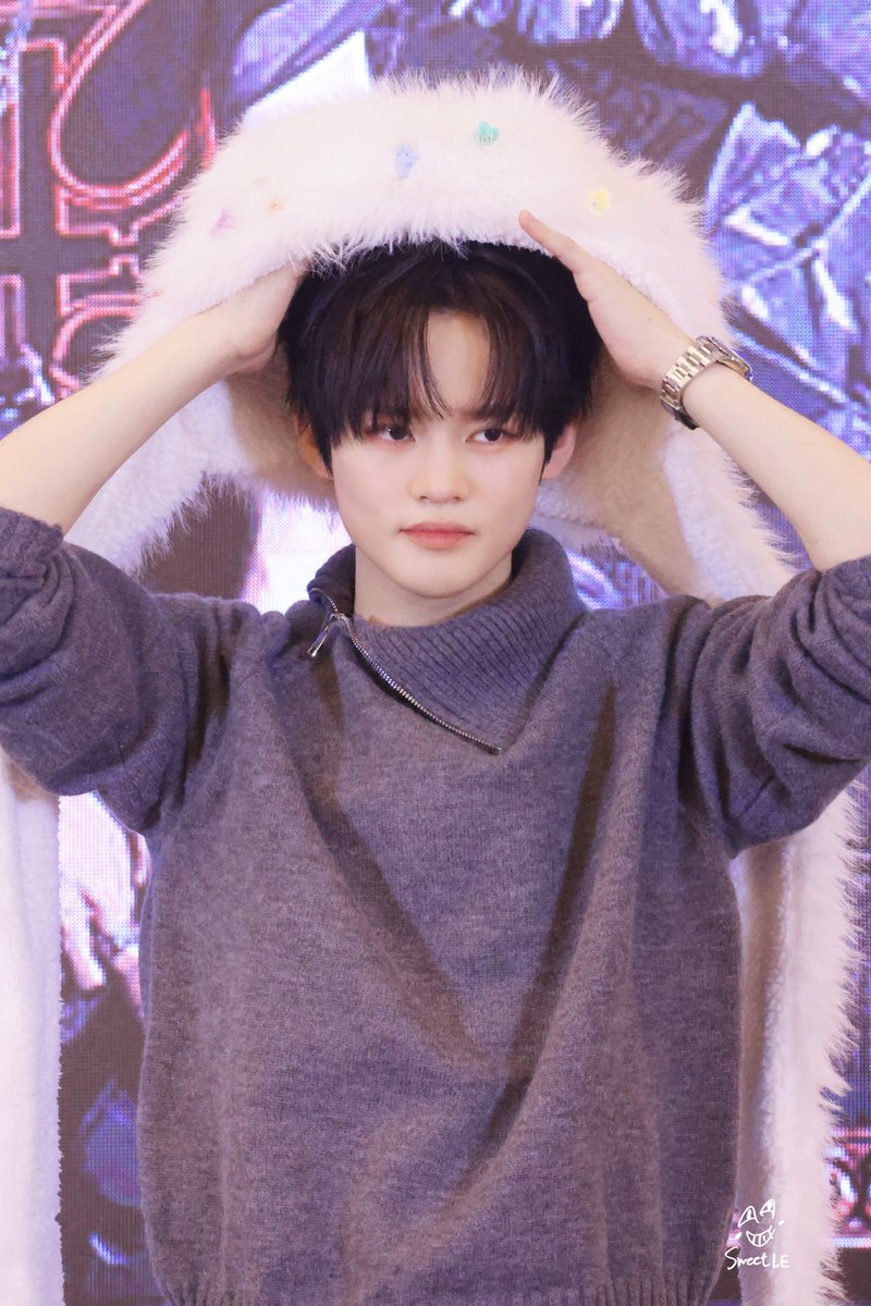 Sweet_Le tweet media