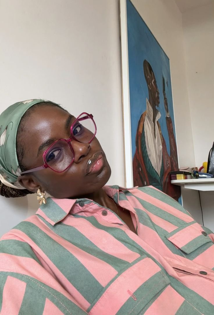 JustCasper_2's tweet image. Girls without glasses           or       With Glasses