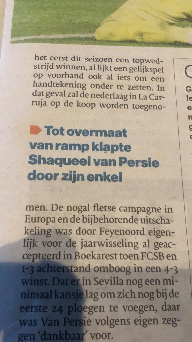 SanderKager's tweet photo. Brilletje #mikosgouka. Was toch echt zijn knie https://t.co/BWHeRlytEY