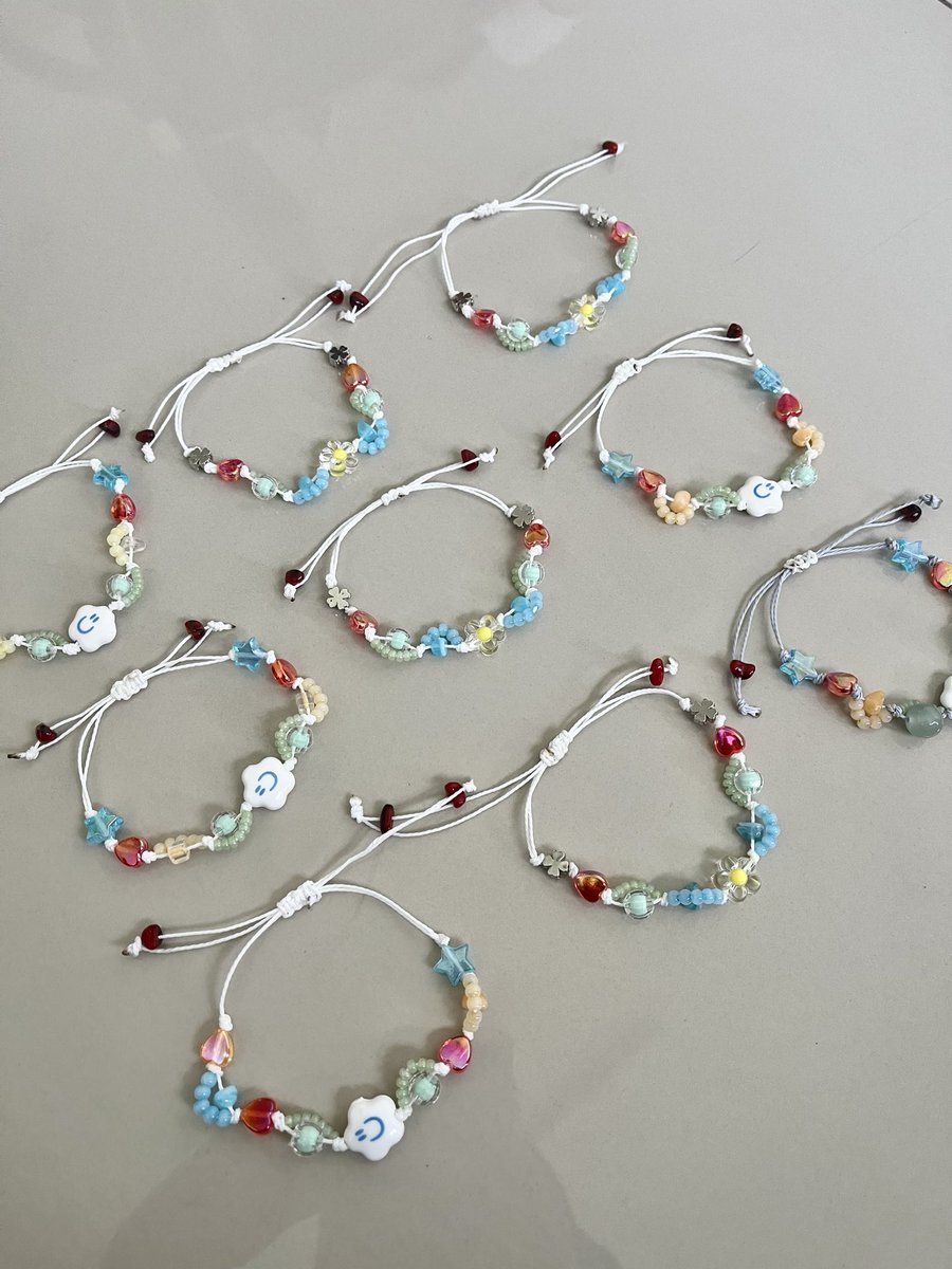 spiderlilyyyyy_'s tweet photo. Ada freebies kecil-kecilan untuk myday

Here’s The DECADE inspired bracelet 💫

Very limited pcs 🙌🏼 Come say hi to claim one! See you tomorrow 🫶🏼🧚🏼

#DAY6inKL #TheDECADEinKL https://t.co/Z13tx8NxTM