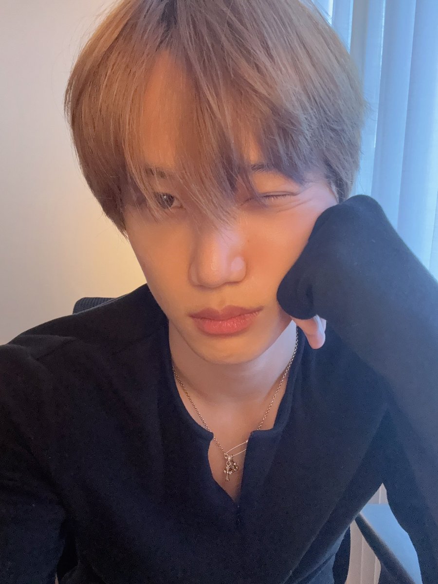 _kai_kim's tweet photo. 오빠 저는 이거요 #카이버블 https://t.co/fRAflVB9uR