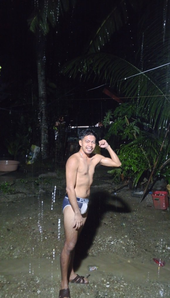 bendo95956's tweet photo. Rainyyy at Night 💦💦 https://t.co/p1HvJdj5uC